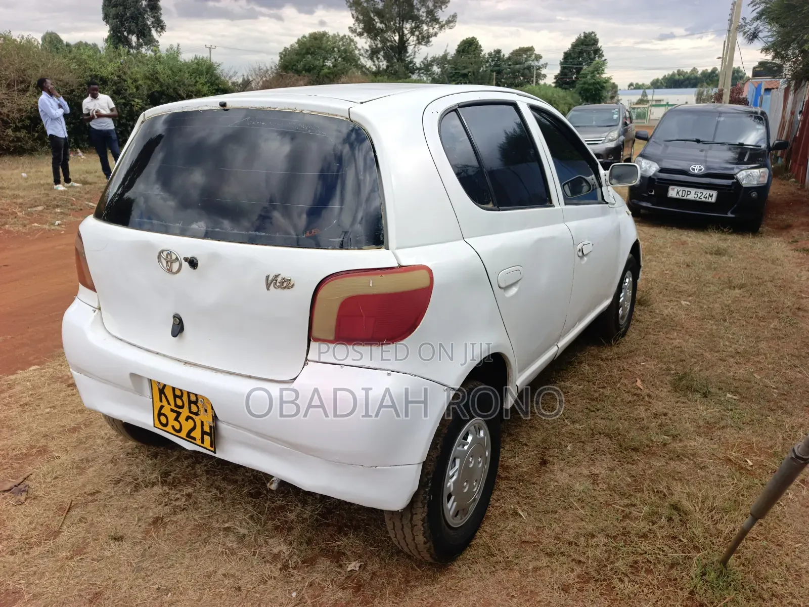 Toyota Vitz 2000 White