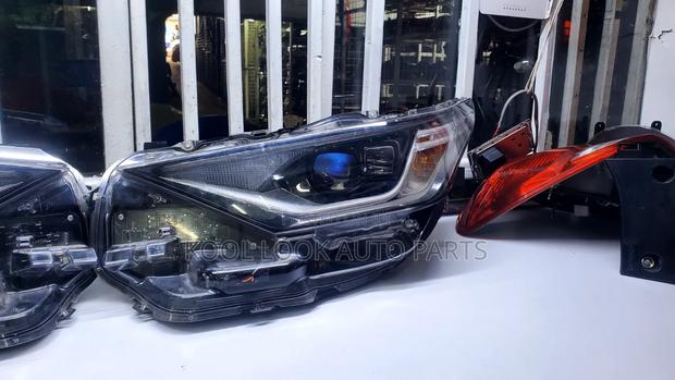 Toyota Auris 2018 Xenon Headlights - main view