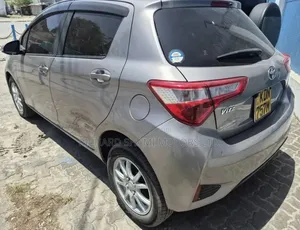 Toyota Vitz 2017 Brown