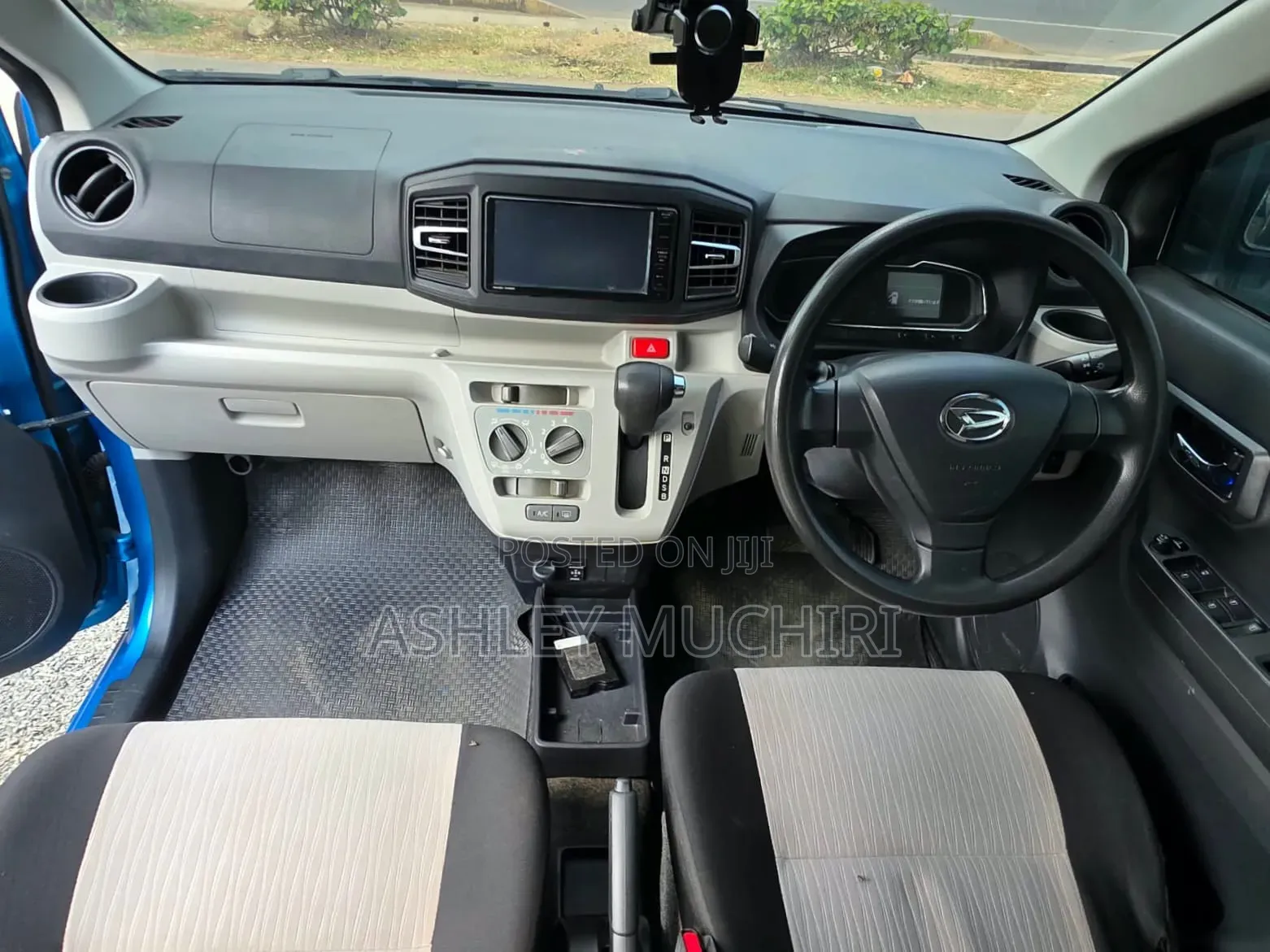 Toyota Sienta 2017 Blue