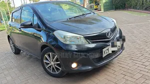 Toyota Vitz 2012 Blue