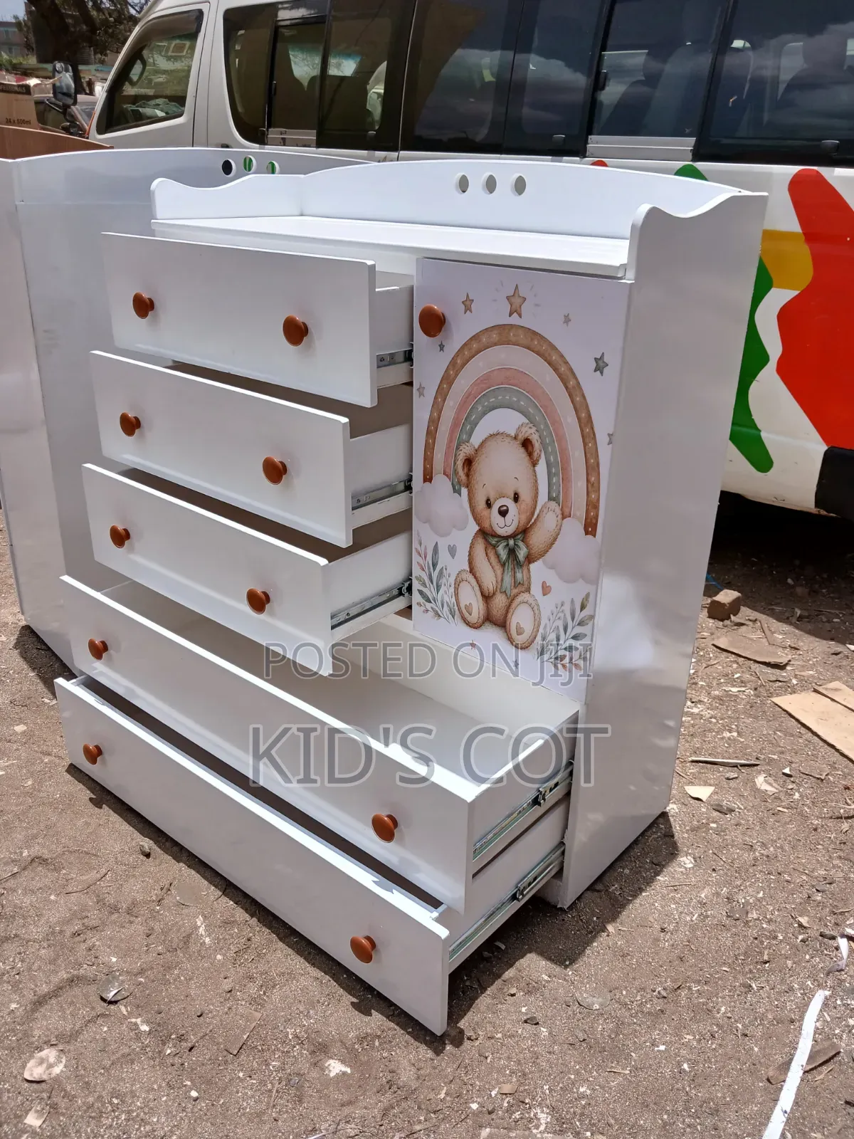 White Drawers With Brown Knobs
