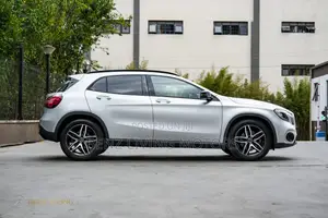 Mercedes-Benz GLA-Class 2019 Silver
