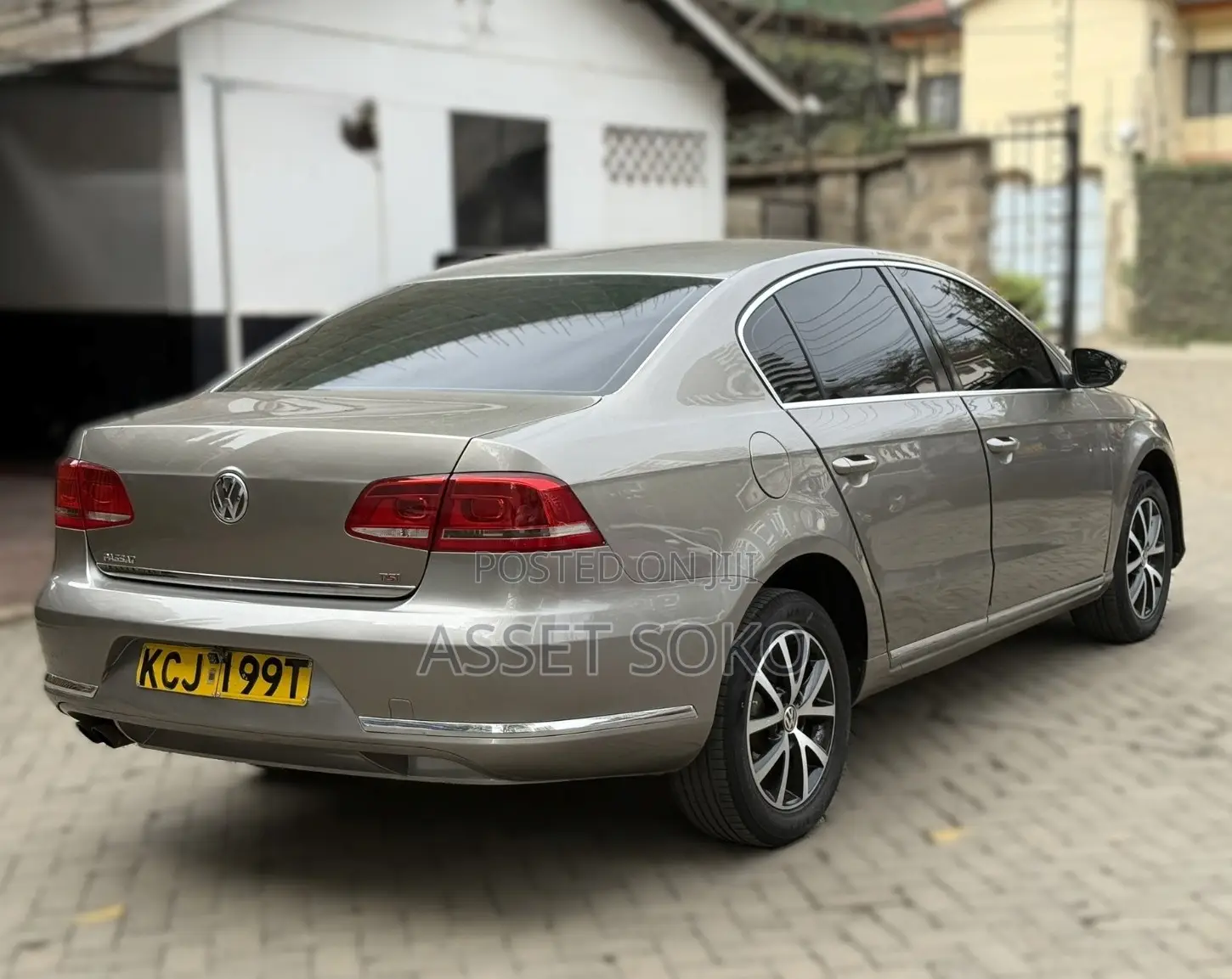 Volkswagen Passat 2014 Brown