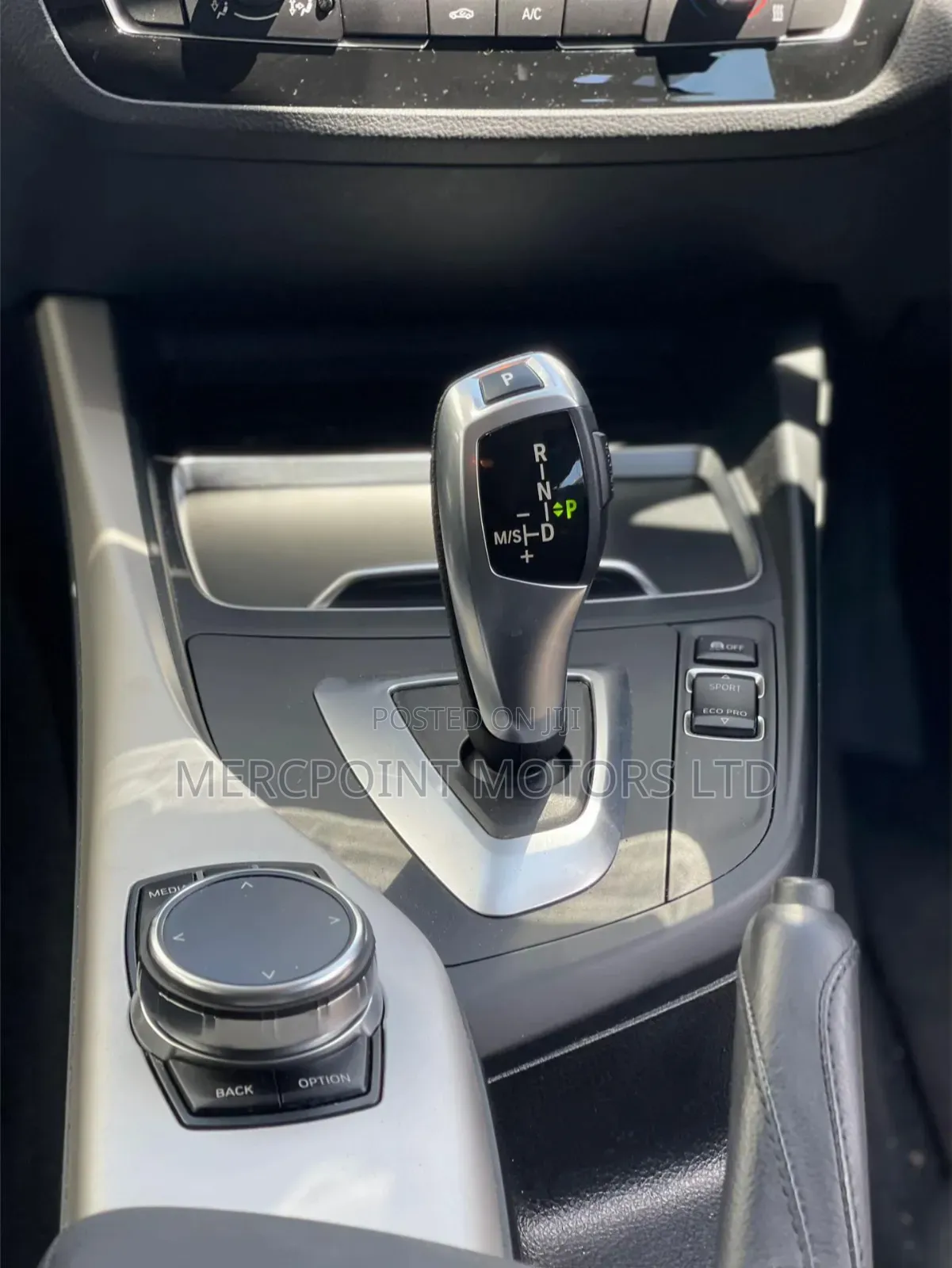BMW 118i 2019 Off white