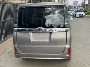 Toyota Voxy ZS 2WD 8-Seater 2019 Gray