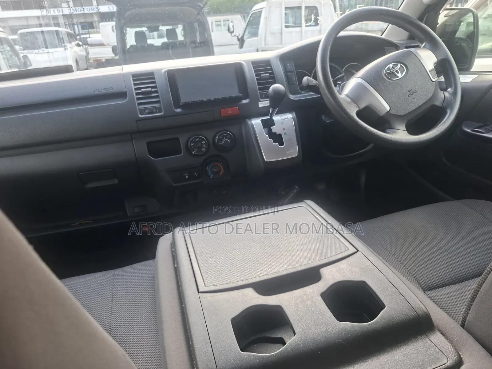 Toyota HiAce 2019 White