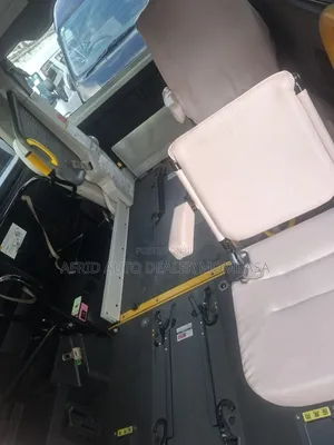 Toyota HiAce 2019 White