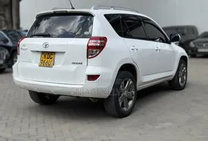 Toyota RAV4 2014 White