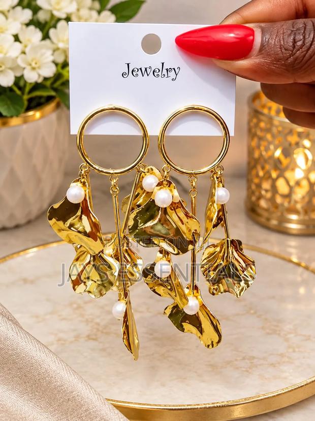 Chic, Gold Earrings - thumbnail 15