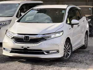 Honda Fit Shuttle 1.5 Hybrid 2WD 2019 Pearl