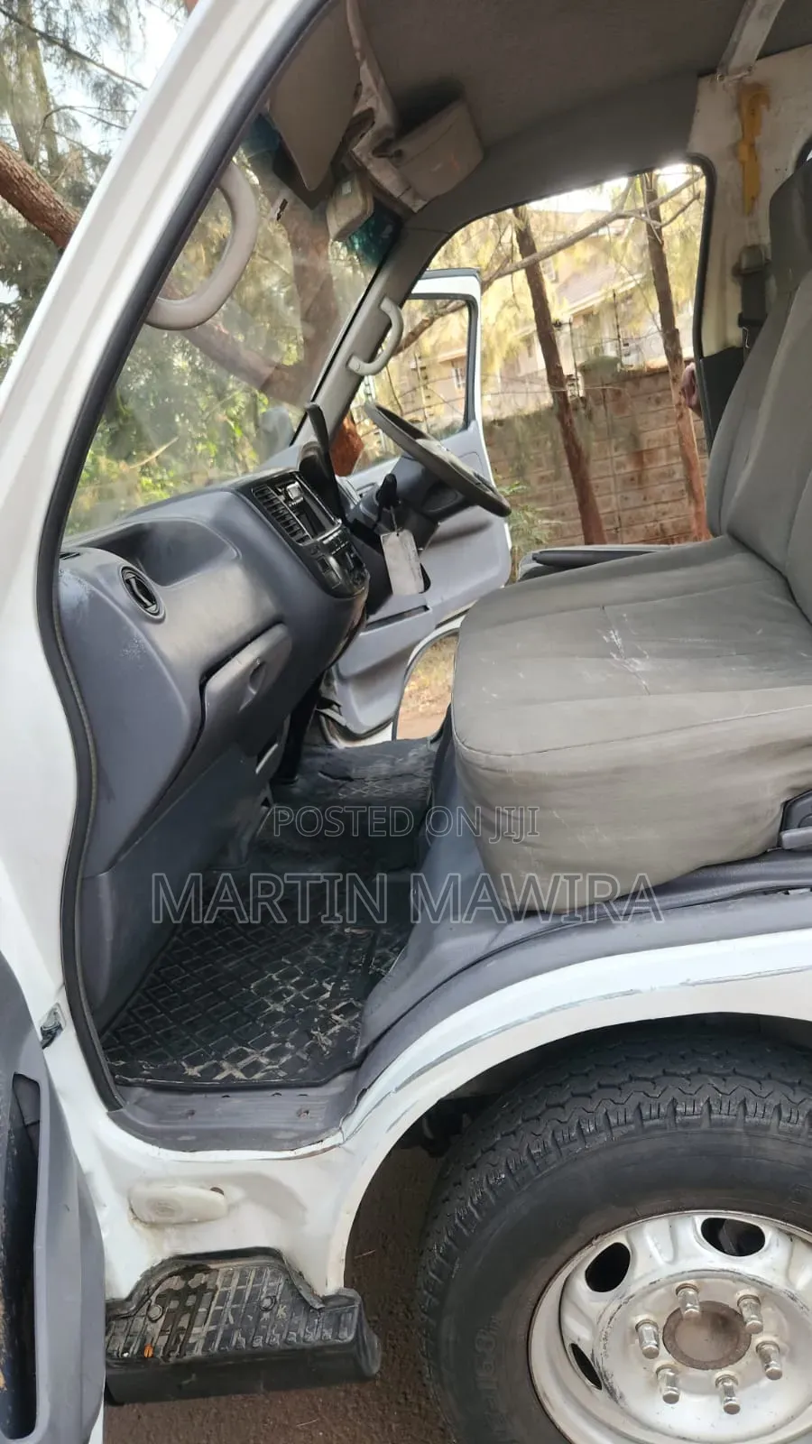 Nissan Caravan (Urvan) 2008 White