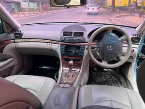 Mercedes-Benz E200 2004 Blue