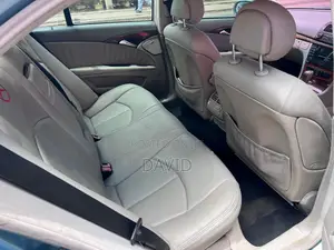 Mercedes-Benz E200 2004 Blue