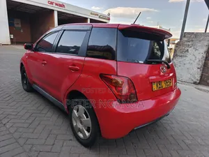 Toyota IST 2004 Red