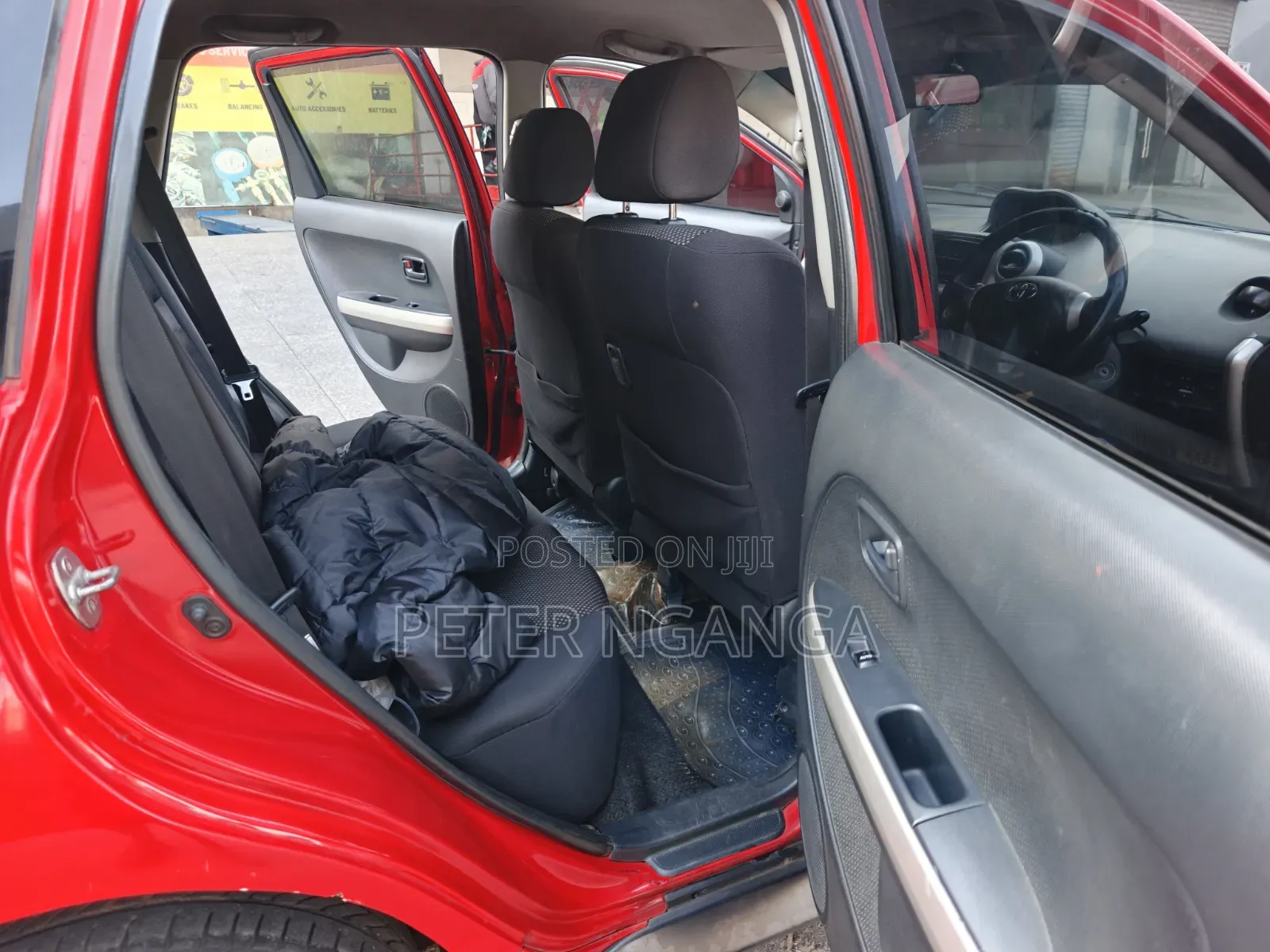 Toyota IST 2004 Red