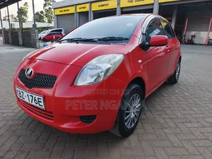 Toyota Vitz 1.3 FWD 5dr 2008 Red