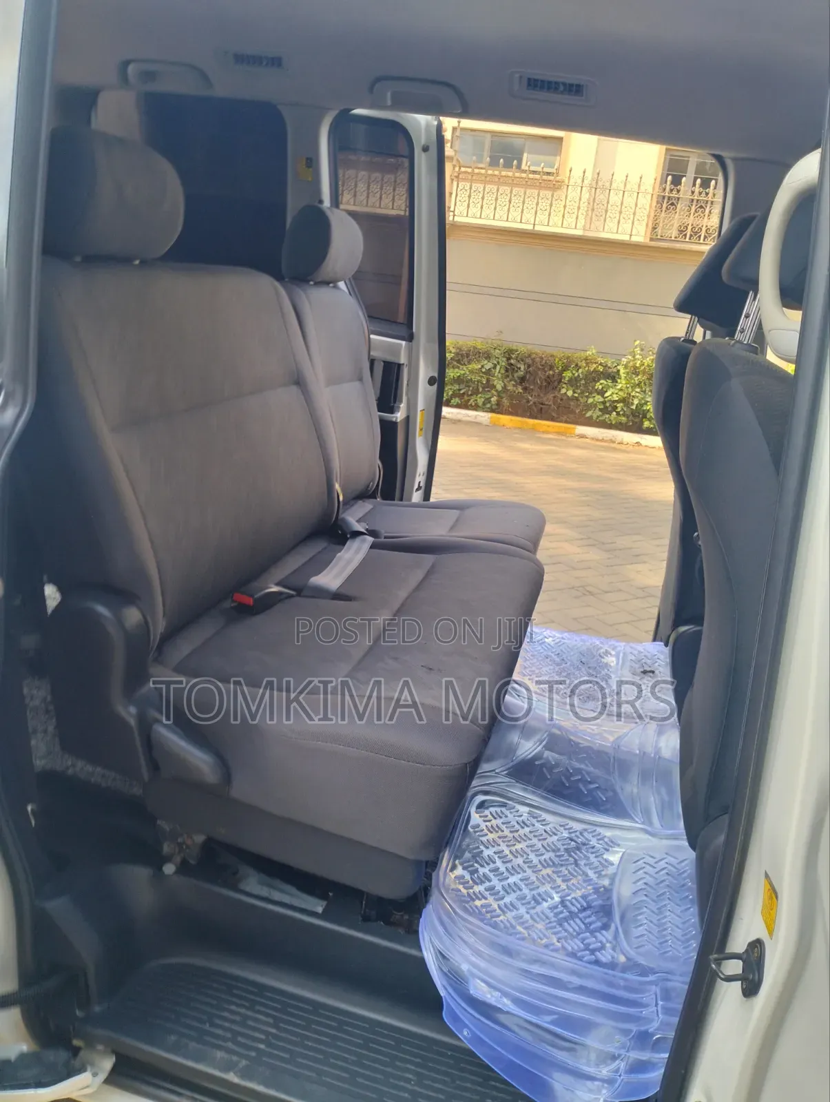 Toyota Noah 2011 White