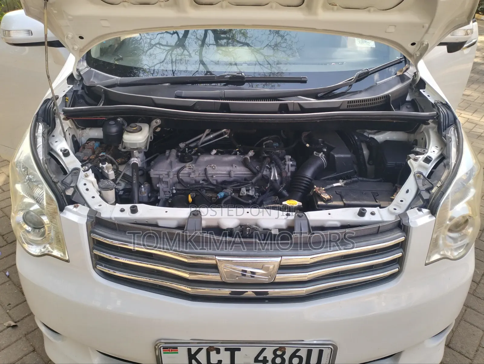 Toyota Noah 2011 White