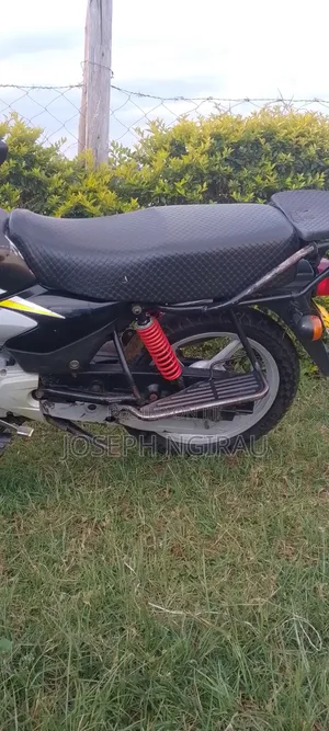 TVS HLX Plus ES 2021 Black