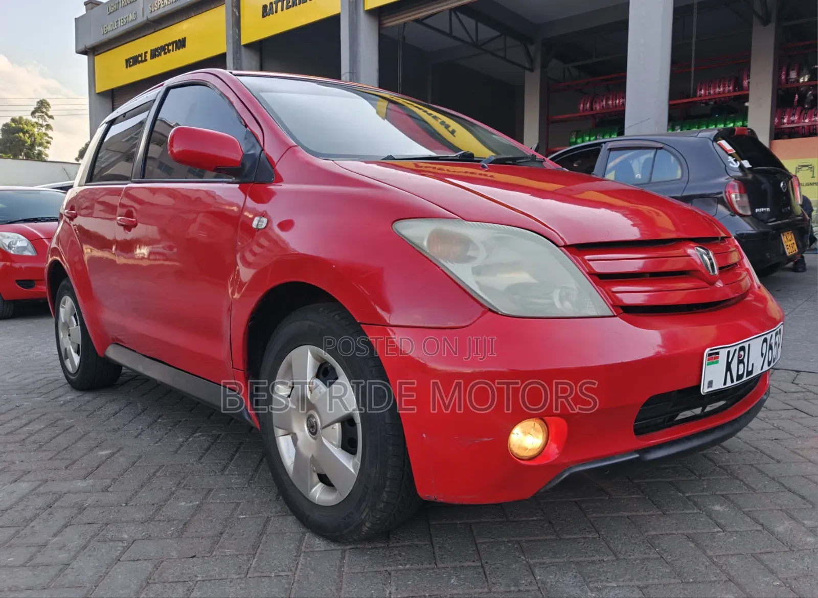 Toyota IST 2004 Red