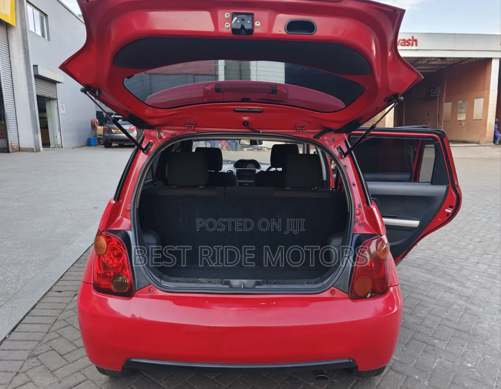 Toyota IST 2004 Red