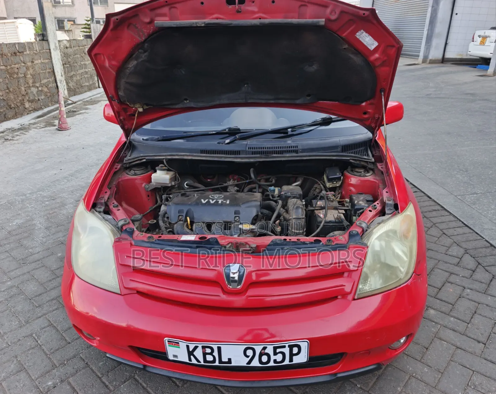 Toyota IST 2004 Red