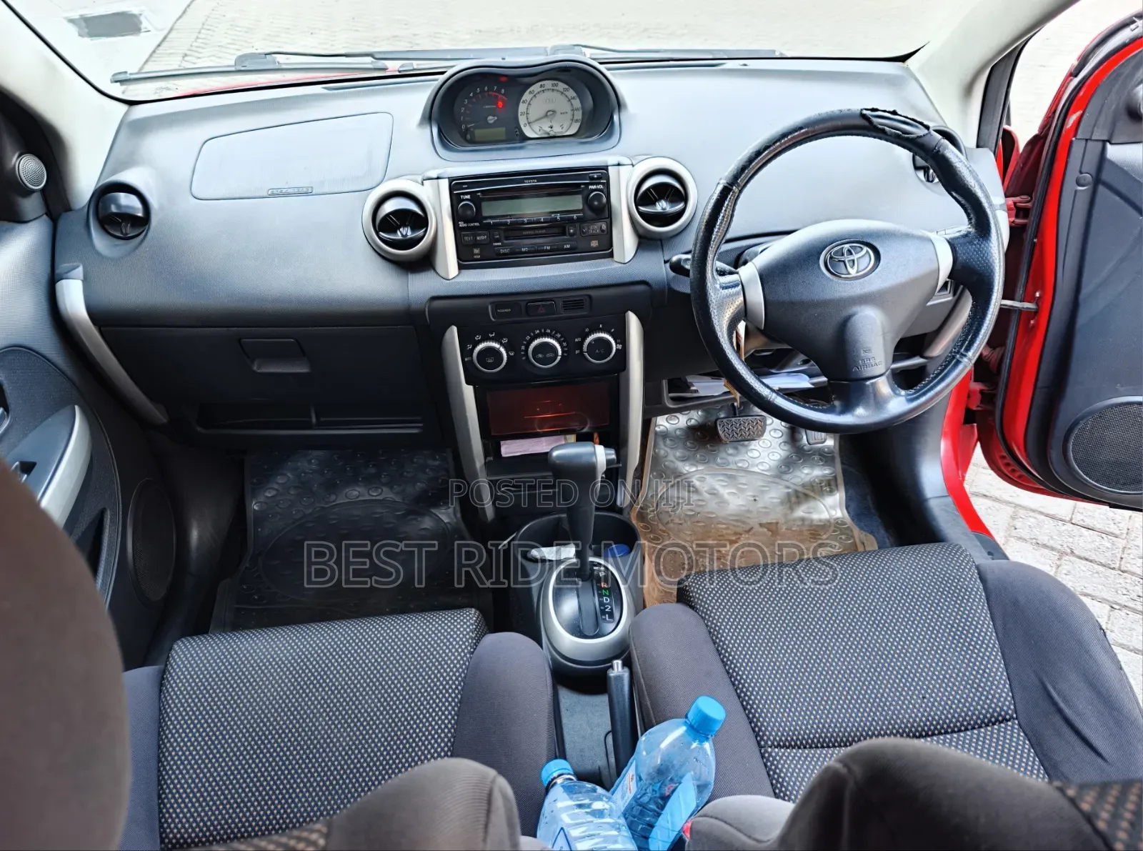 Toyota IST 2004 Red