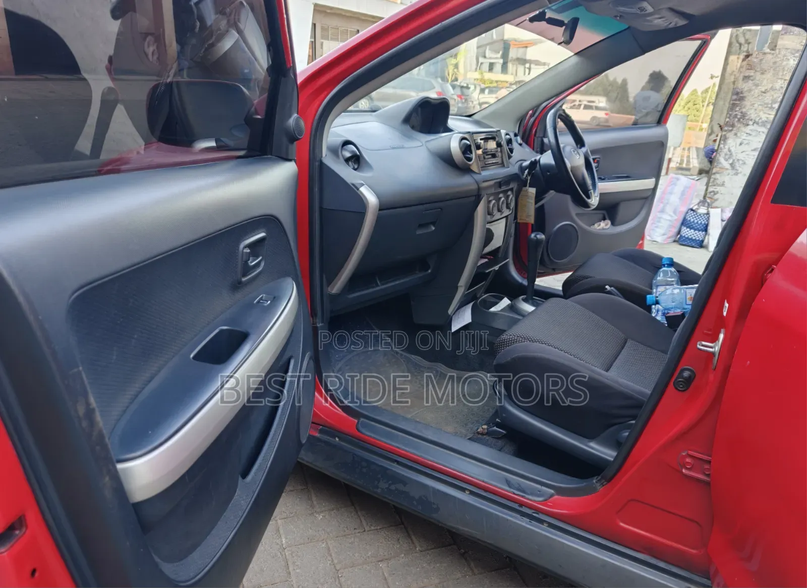 Toyota IST 2004 Red