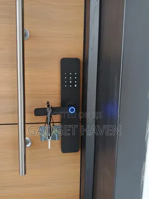 Smart Door Lock With Fingerprint, Smartphone App and Pin Unlock