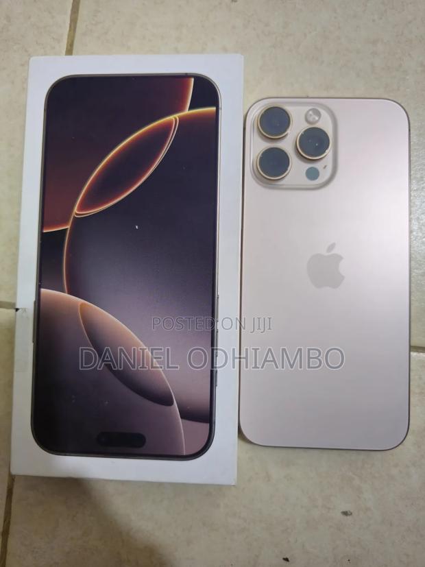 New Apple iPhone 16 Pro Max 256 GB Gold - main view