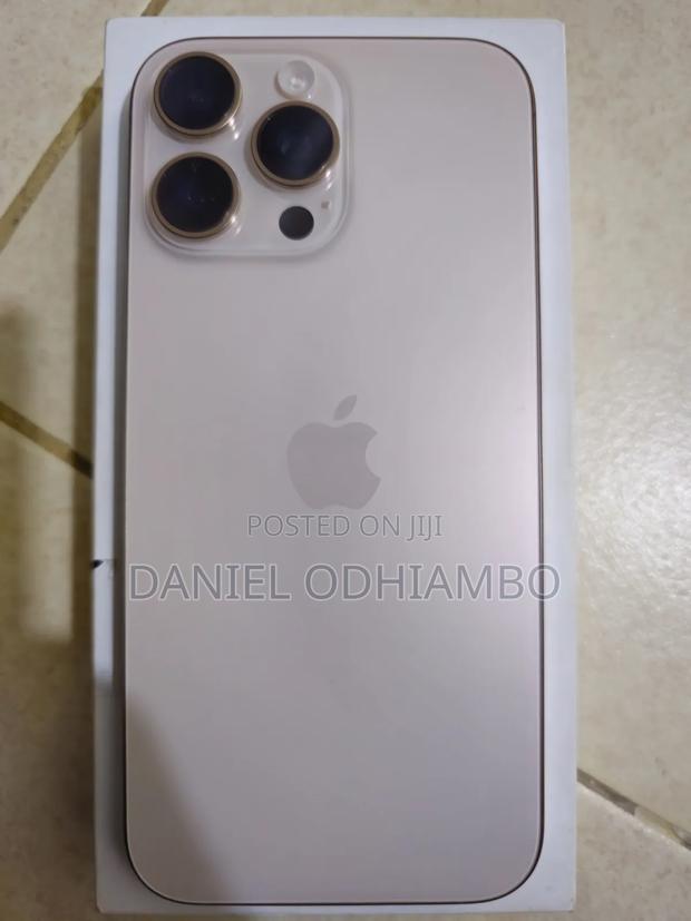New Apple iPhone 16 Pro Max 256 GB Gold - thumbnail 2