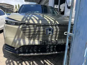 Honda Vezel 2024 Gold