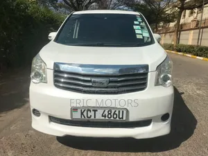 Toyota Noah 2011 White
