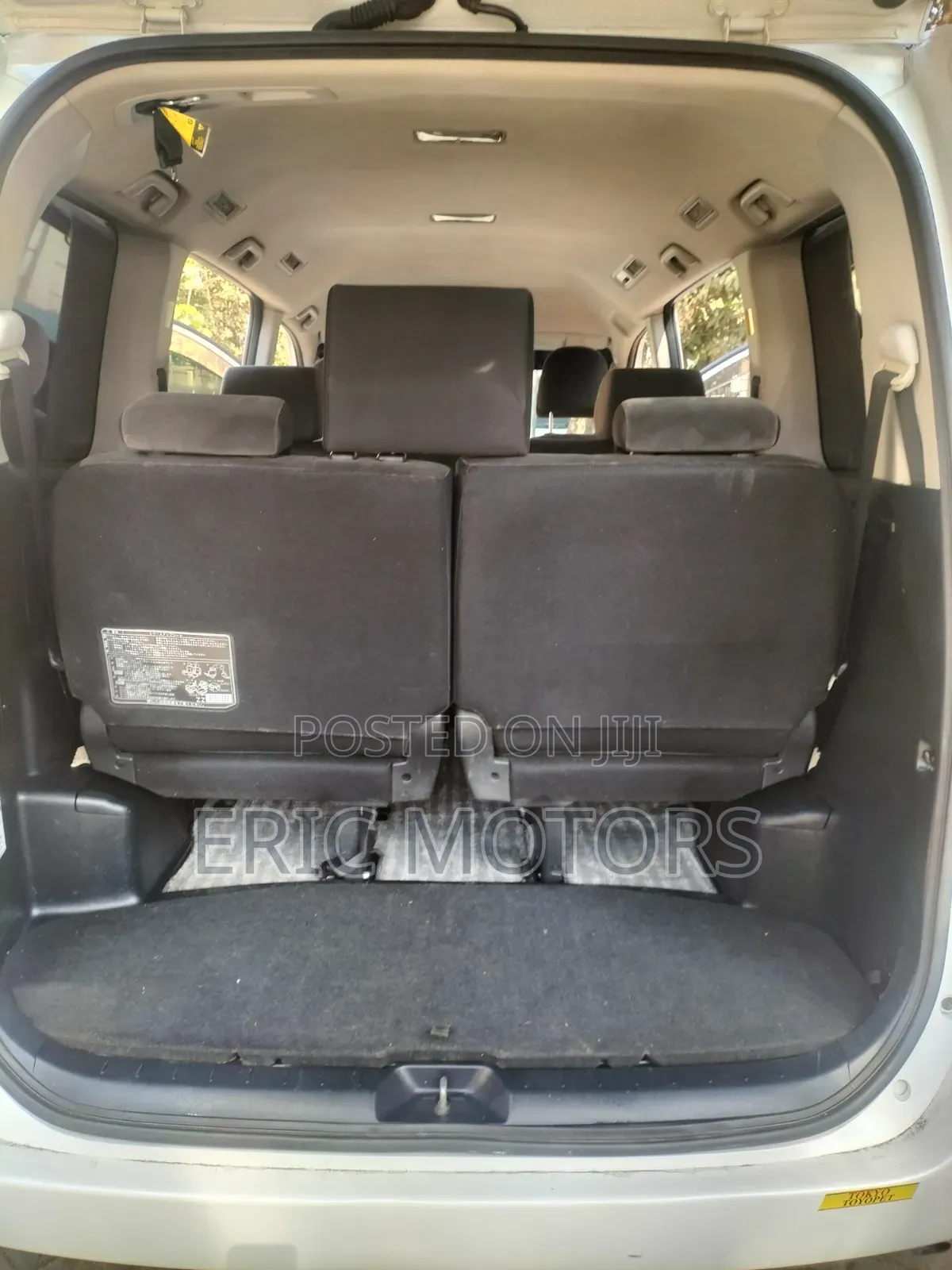 Toyota Noah 2011 White
