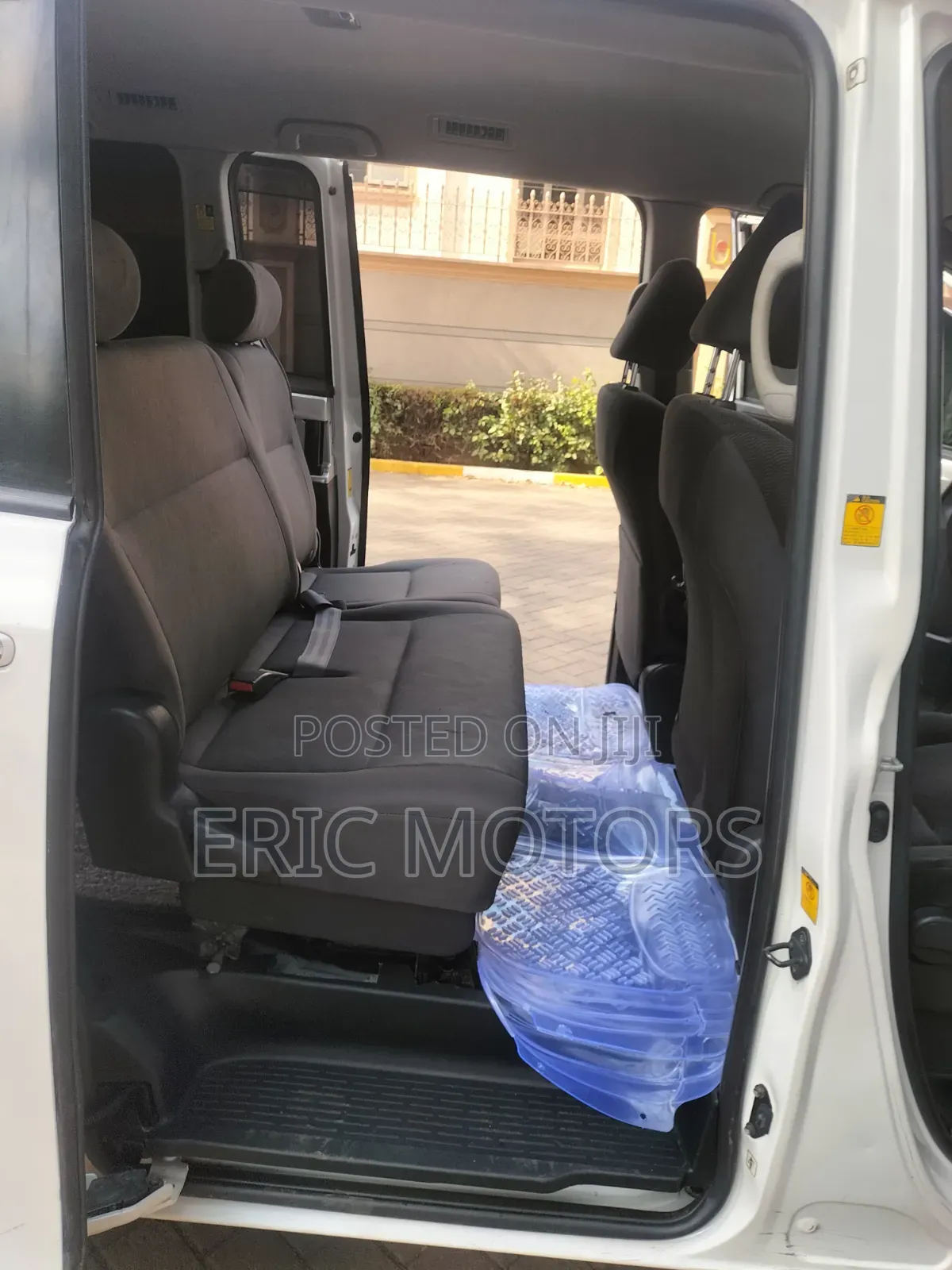 Toyota Noah 2011 White