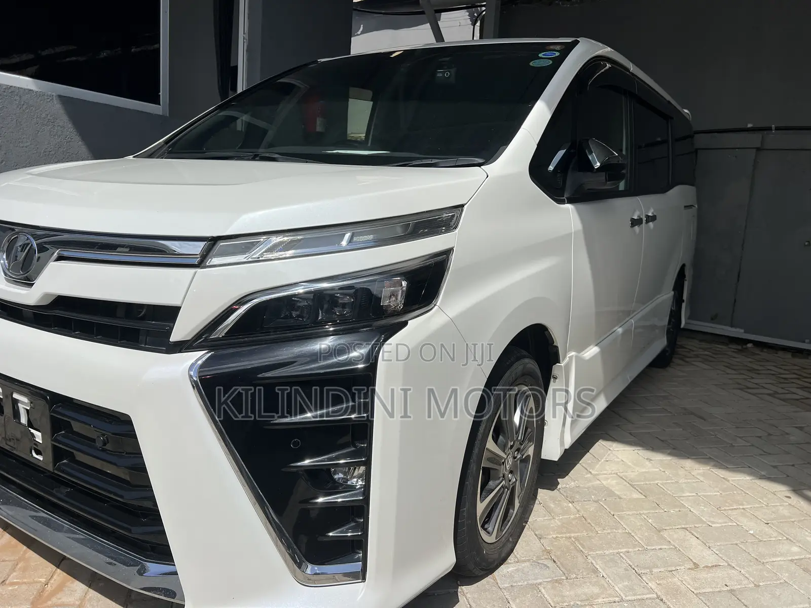 Toyota Voxy 2019 White