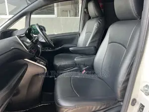 Toyota Voxy 2019 White