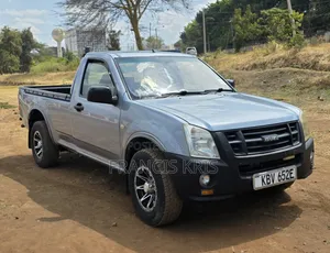 Isuzu D-MAX 2012 Beige