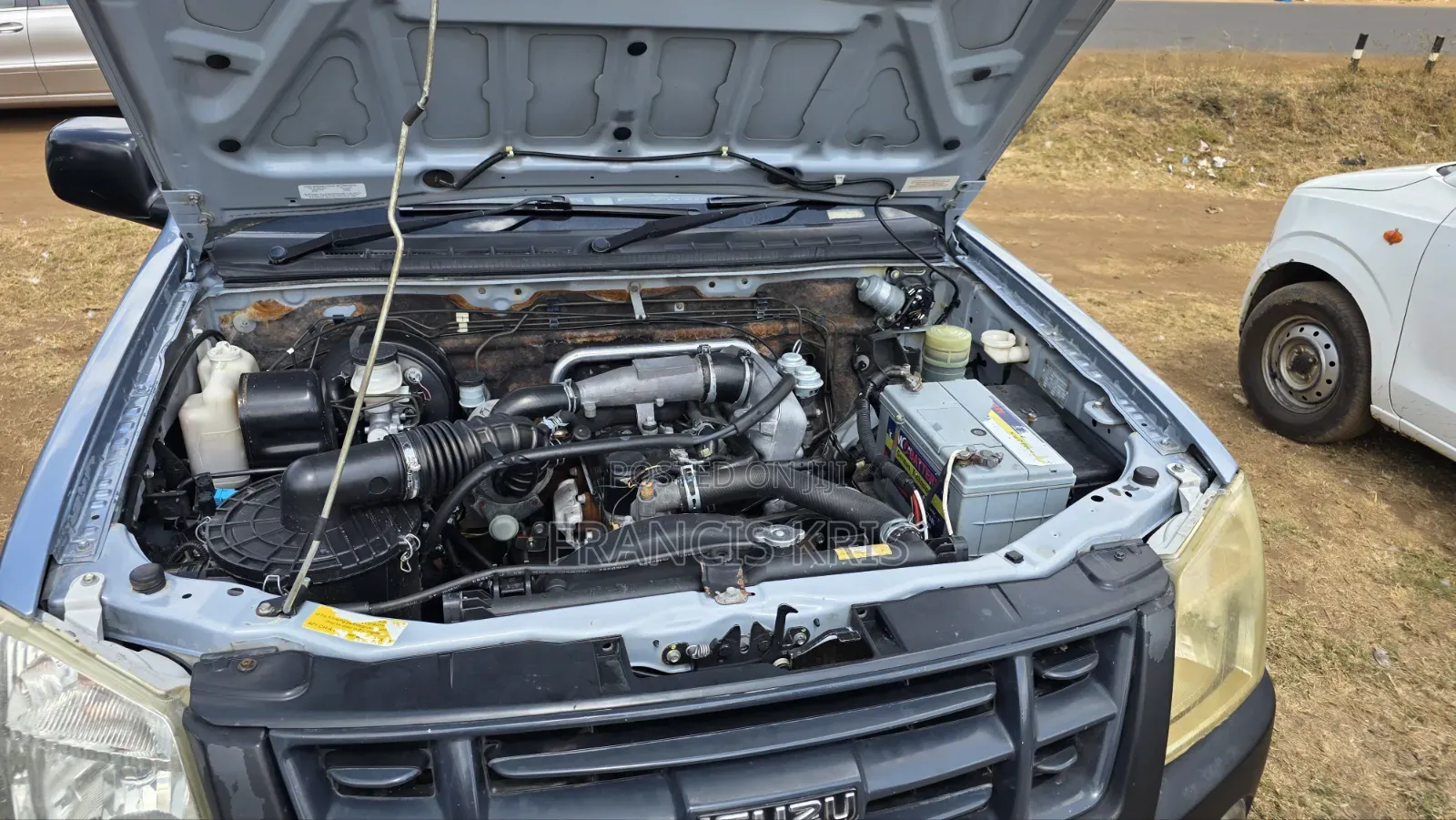Isuzu D-MAX 2012 Beige