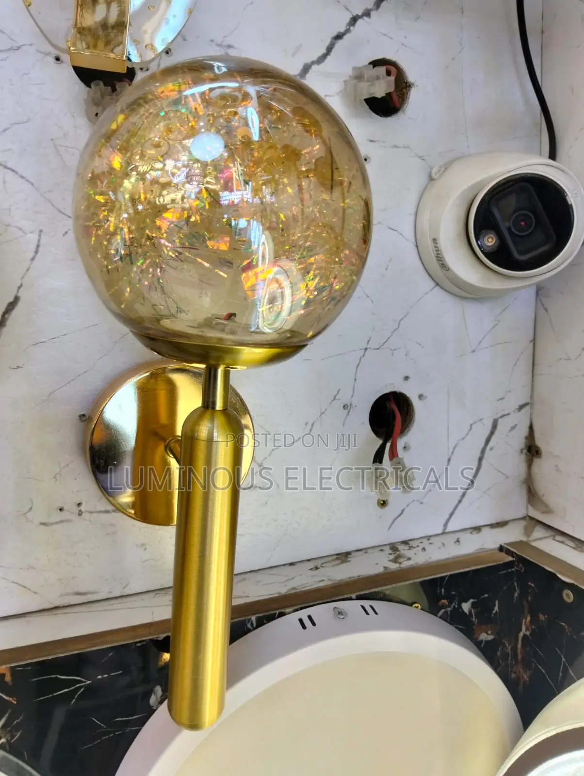 Postmodern Luxury Gold Gypsophila Glass Globe Wall Sconce