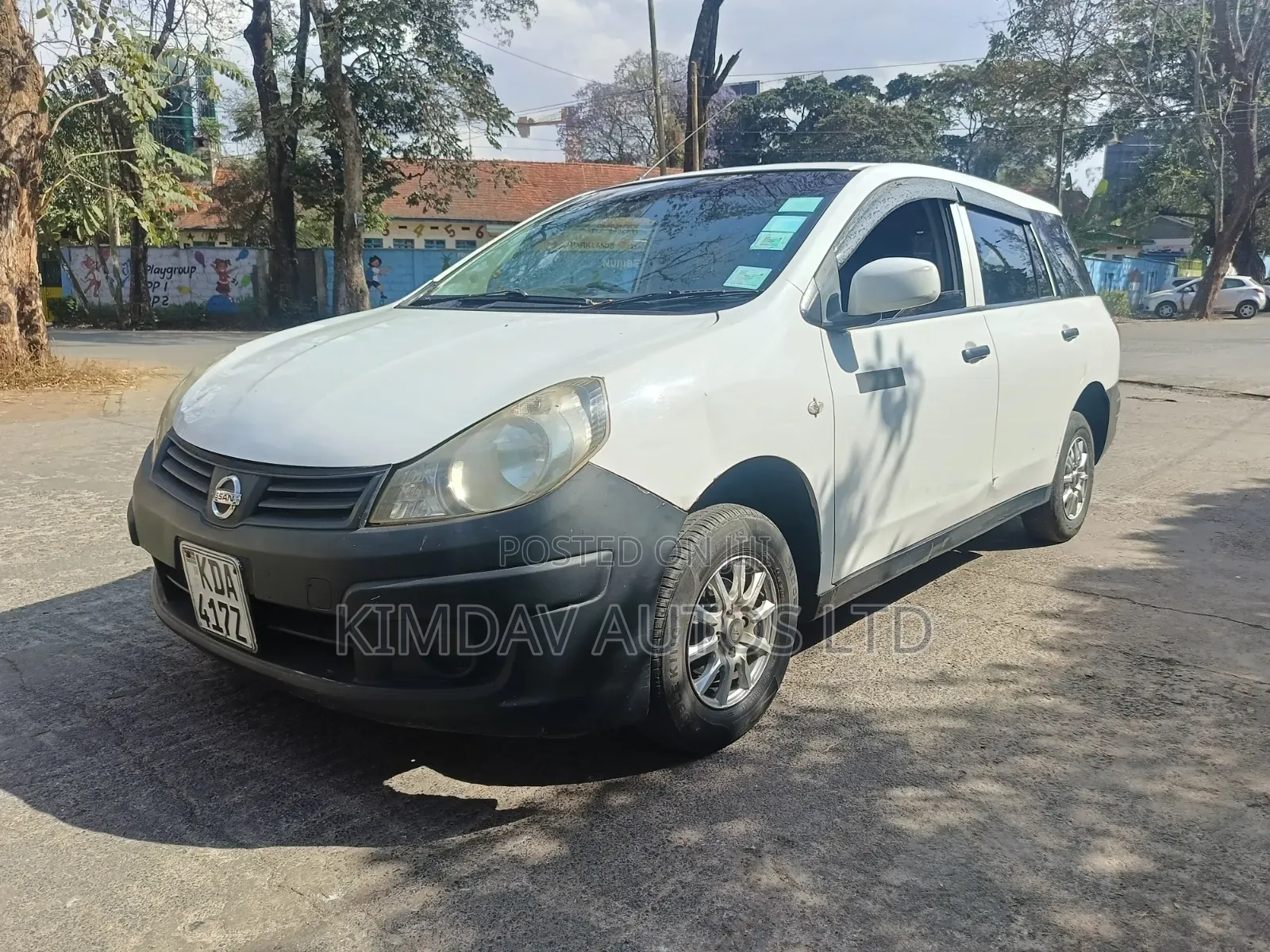 Nissan Advan 2013 White