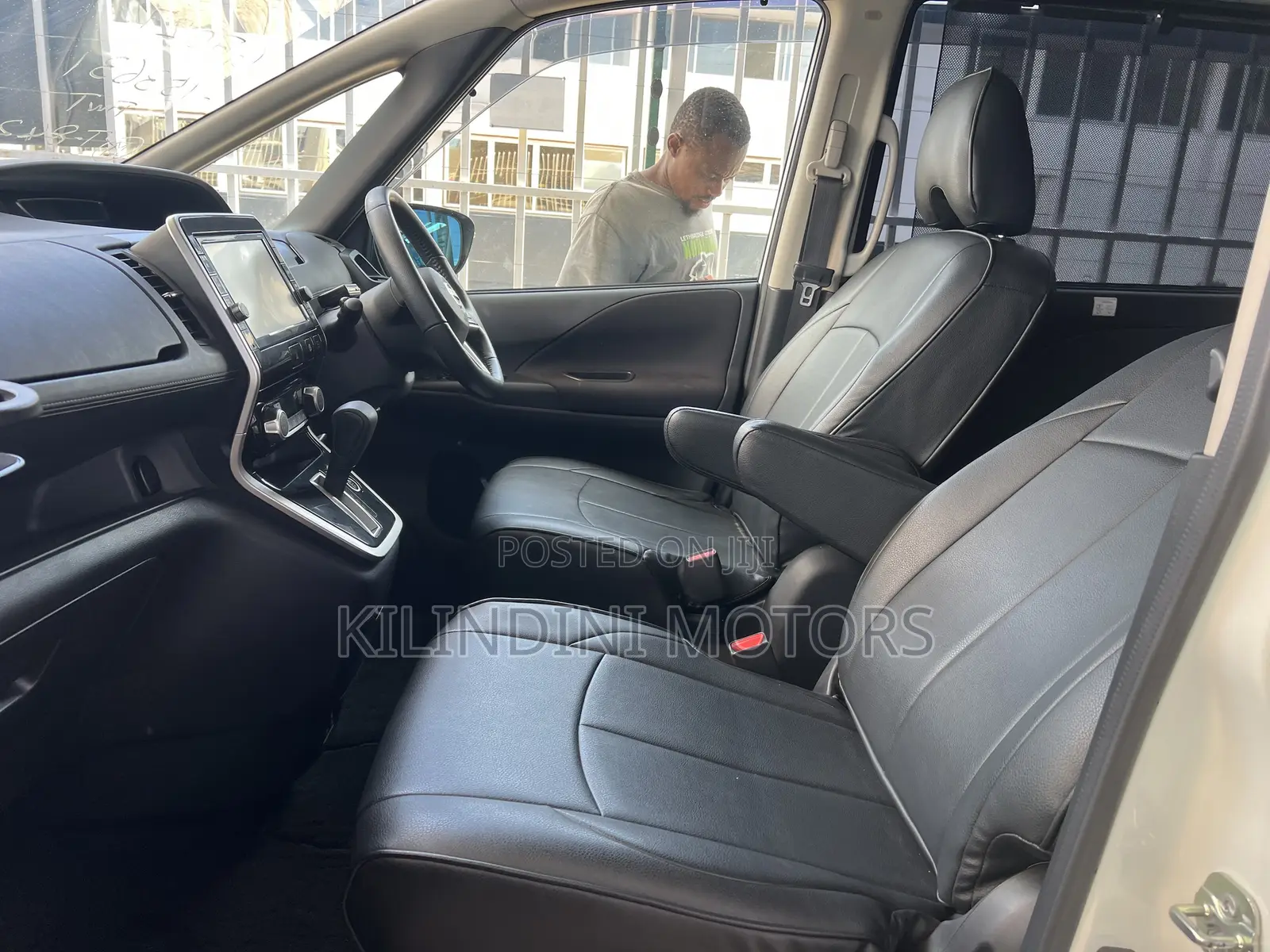 Nissan Serena 2019 White