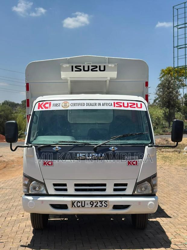 Isuzu NPR Local