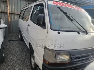 Toyota HiAce 2005 White