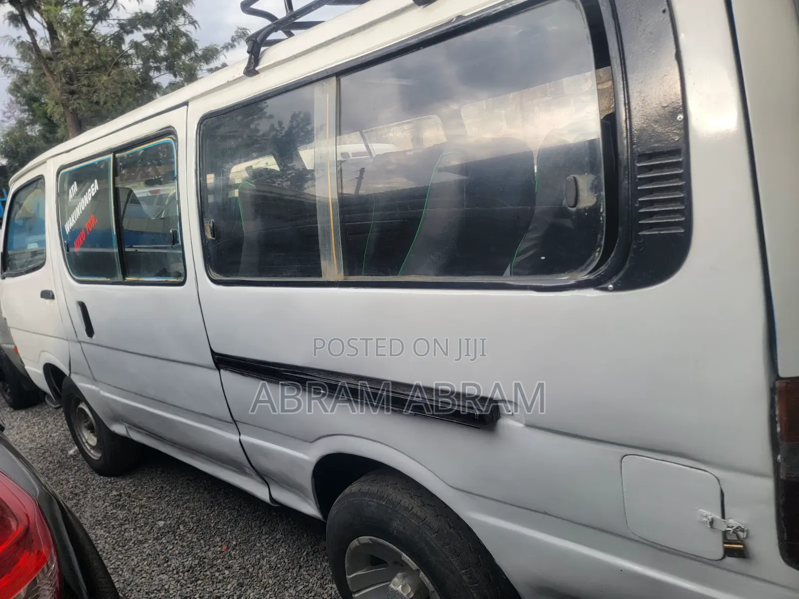 Toyota HiAce 2005 White
