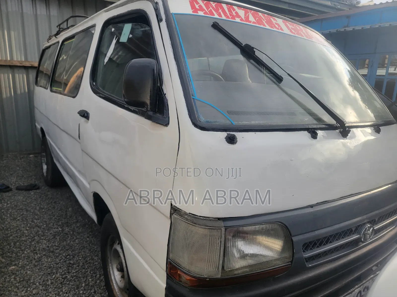 Toyota HiAce 2005 White