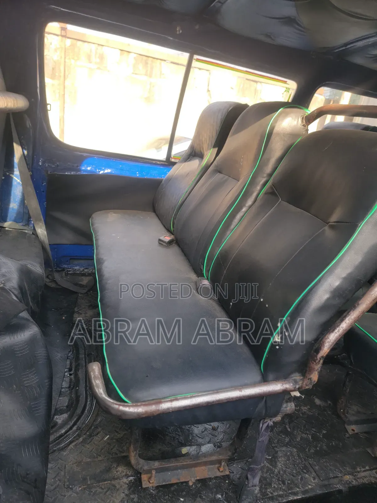 Toyota HiAce 2005 White