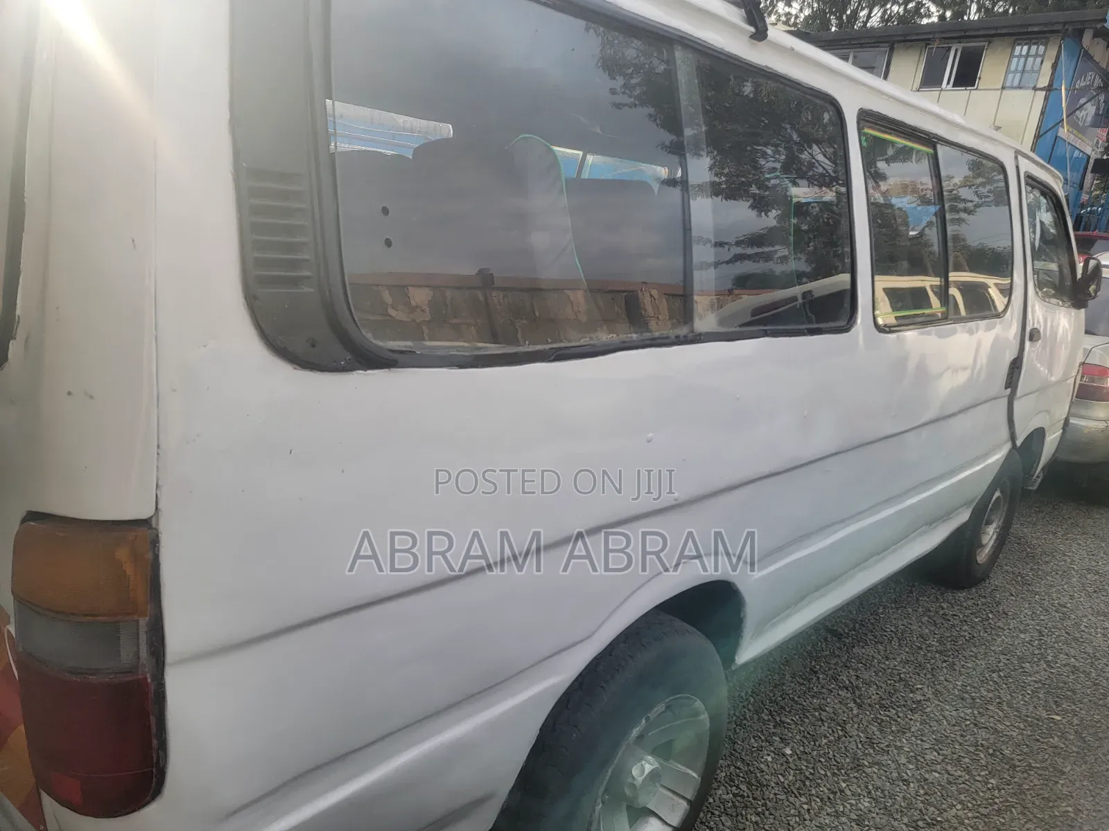 Toyota HiAce 2005 White