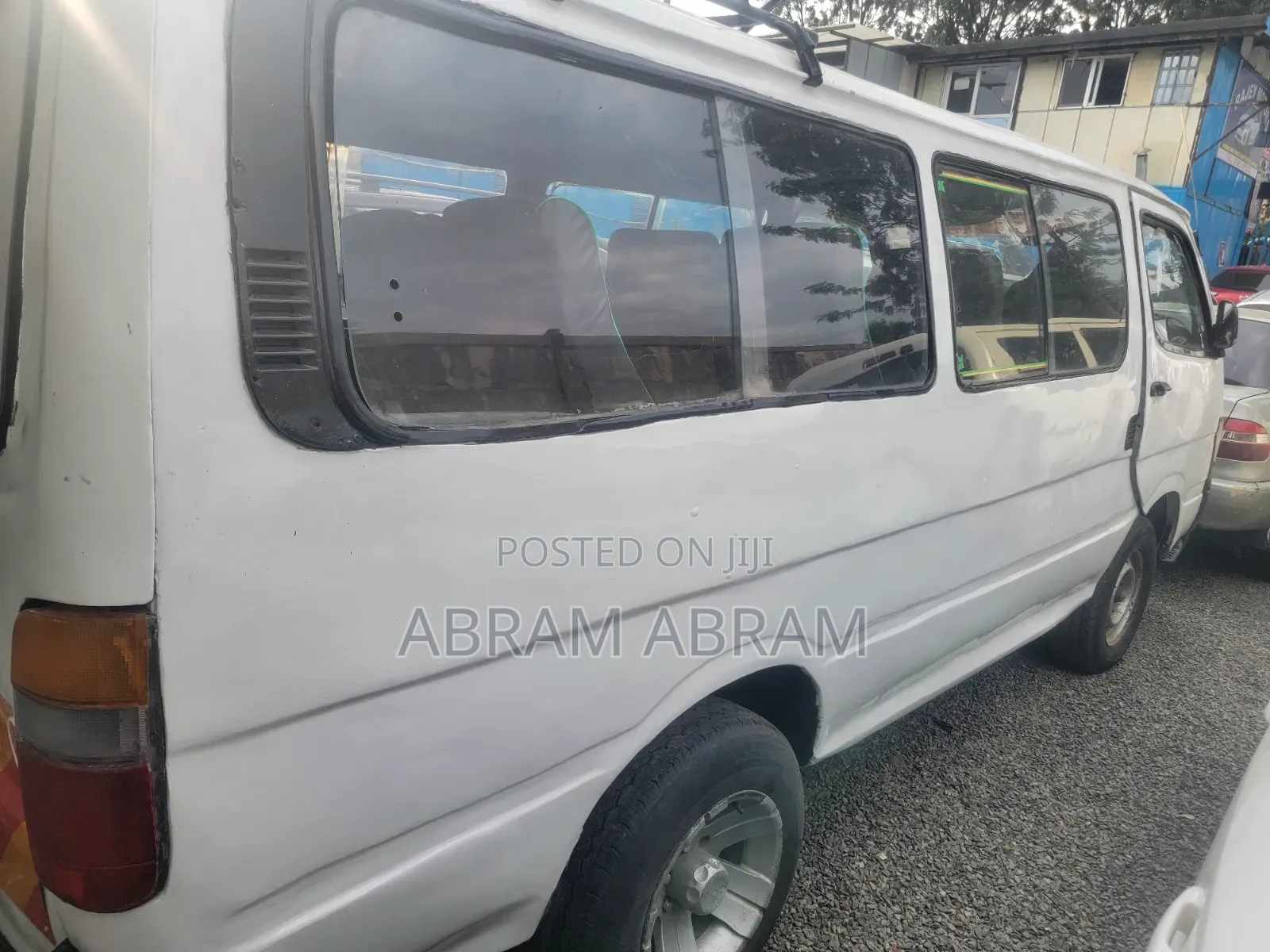 Toyota HiAce 2005 White
